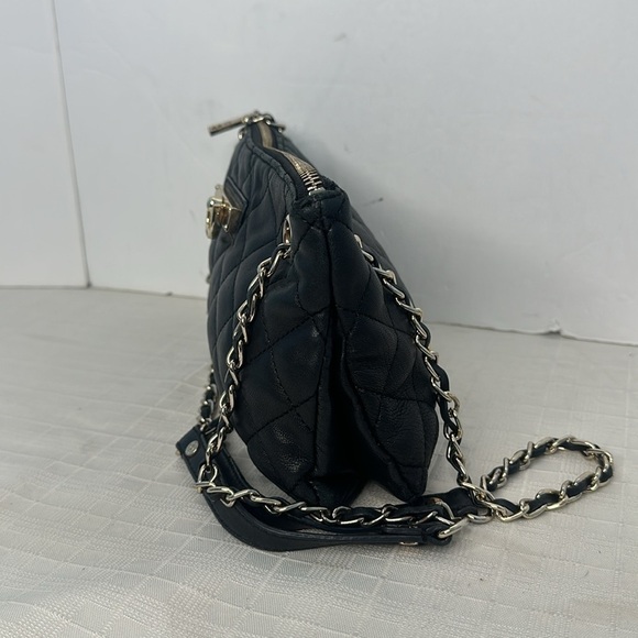 DKNY quilted leather handbag and wallet set. - Picture 3 of 17